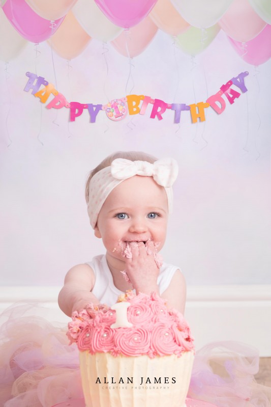 Cake Smash photography Bridgend Cowbridge Porthcawl Pontyclun Broadlands Bridgend Cardiff Swansea Cowbridge llantrisant South Wales
