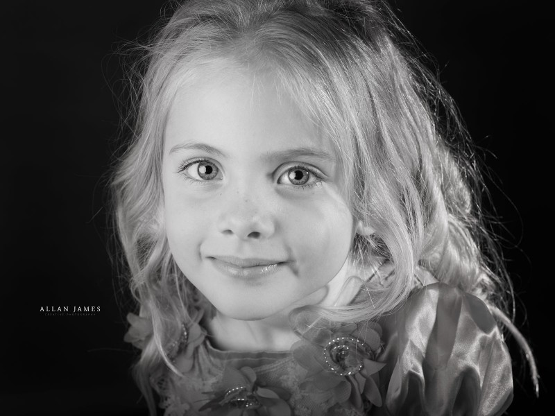 Girl-Black-&-White-Headshot-Cardiff-Cowbridge-photographer