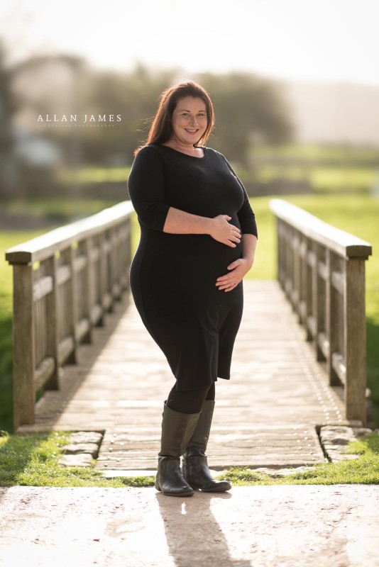 Maternity-photographer-Bridgend-Cowbridge-Porthcawl-Cardiff-Pontyclun-Swansea-llantrisant