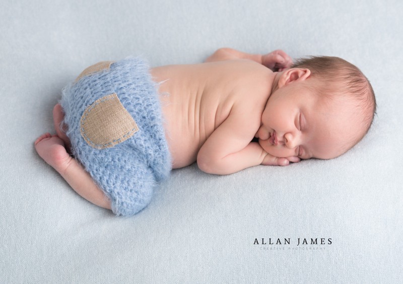 Newborn-Baby-Portrait-photographer-Bridgend-Cardiff-Cowbridge-Porthcawl-Pencoed-Broadlands-Brackla-Llantrisant