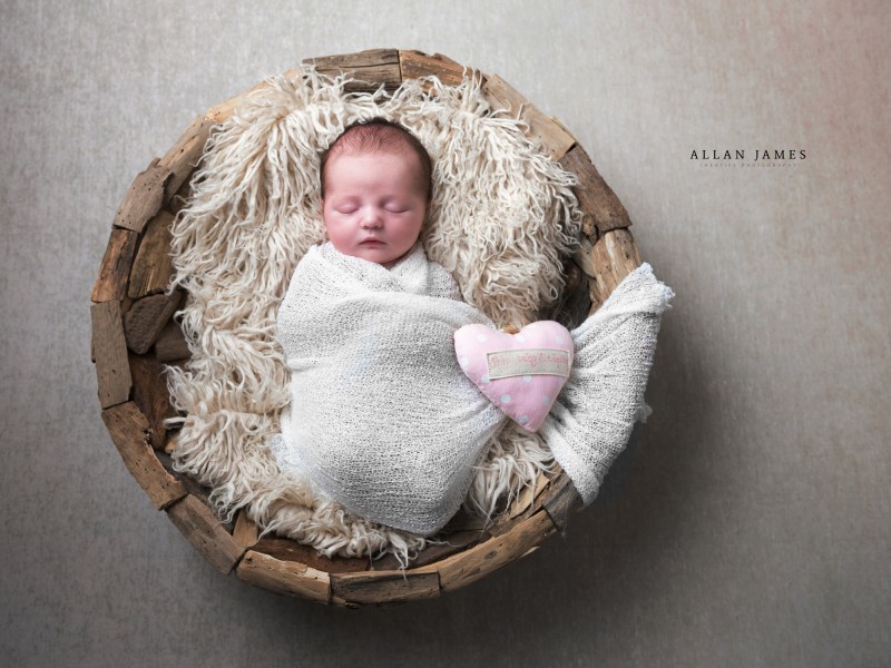 Newborn-Baby-photographer-Bridgend-Cardiff-Swansea-Porthcawl-llantrisant-Pontyclun-Pencoed-Cowbridge