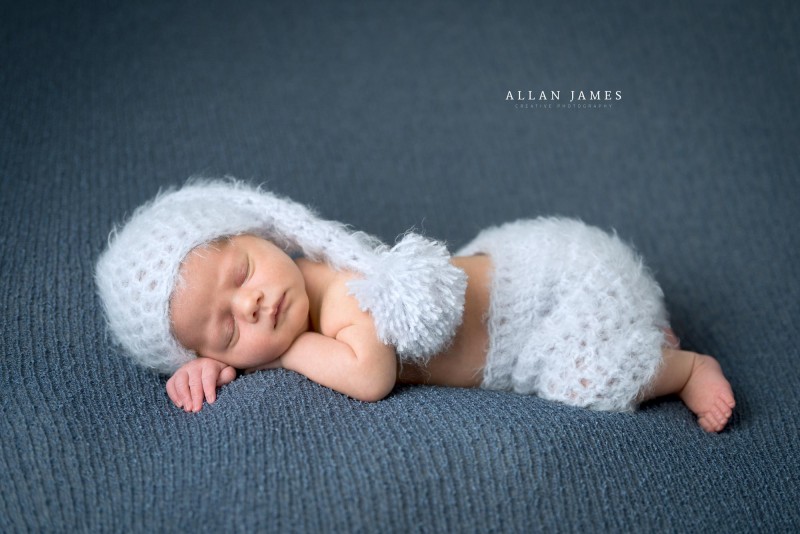 Newborn-baby-photographer-Allan-James-Cardiff-Bridgend-Swansea-South-Wales