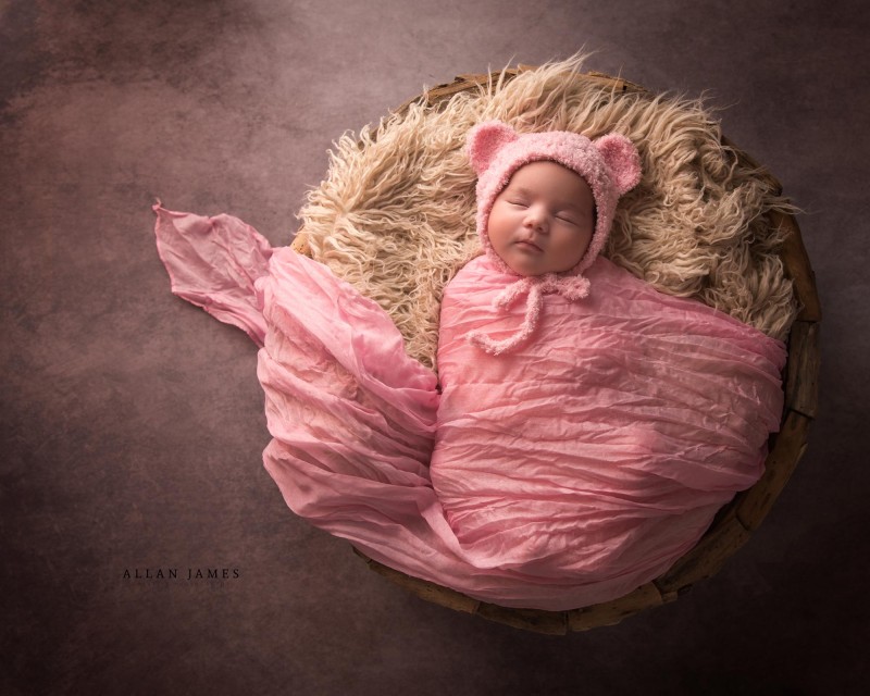 Newborn-baby-photographer-Bridgend-Porthcawl-Cowbridge-Cardiff-Swansea-llantrisant