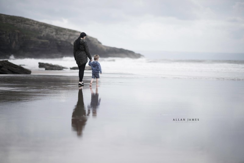 beach-southerndown-reflection-family